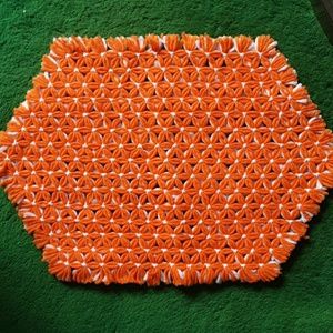 Vintage yarn placemats, set of 4